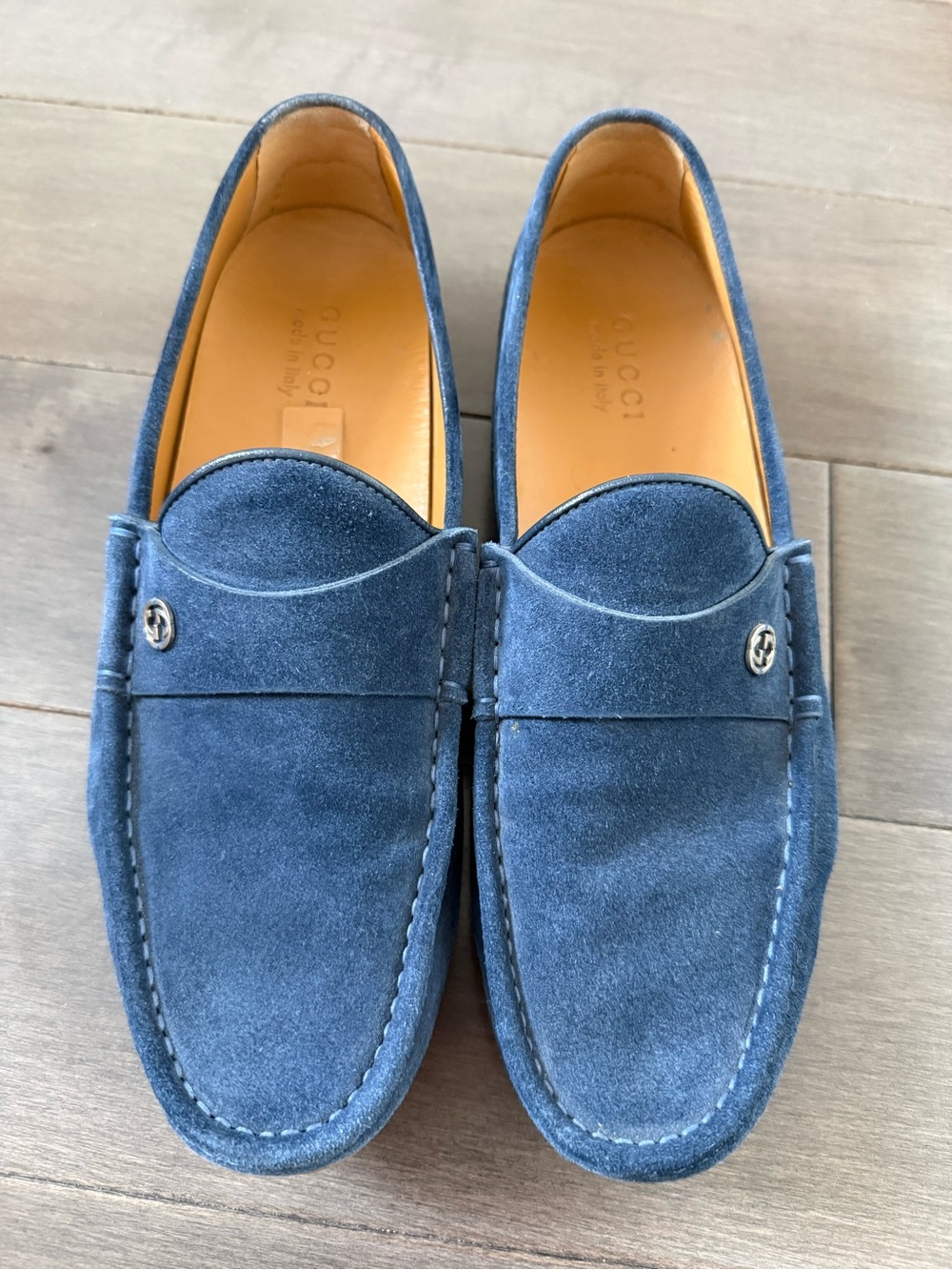 Gucci Authentic Navy Suede Men’s Loafers with Silver Logo, excellent condition